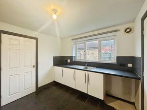 Photo 16- click for photo gallery